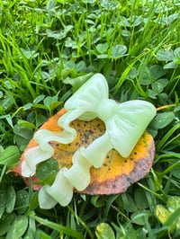 Image 1 of Winter Lime(UV pink) Ribbon Pendant
