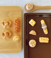 Image 1 of Bread Magnet Set