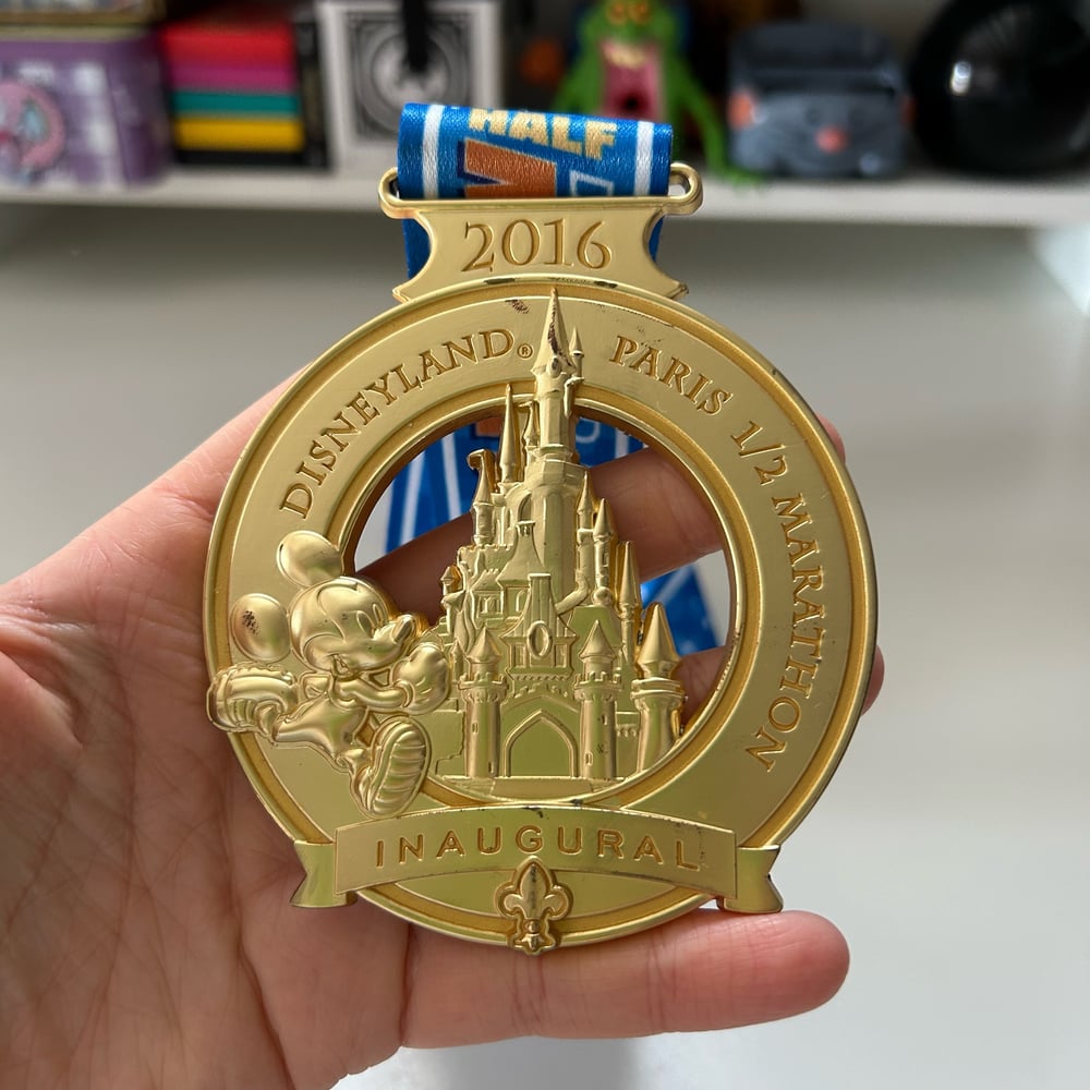 Image of MEDAILLE DISNEY MICKEY MARATHON 2016