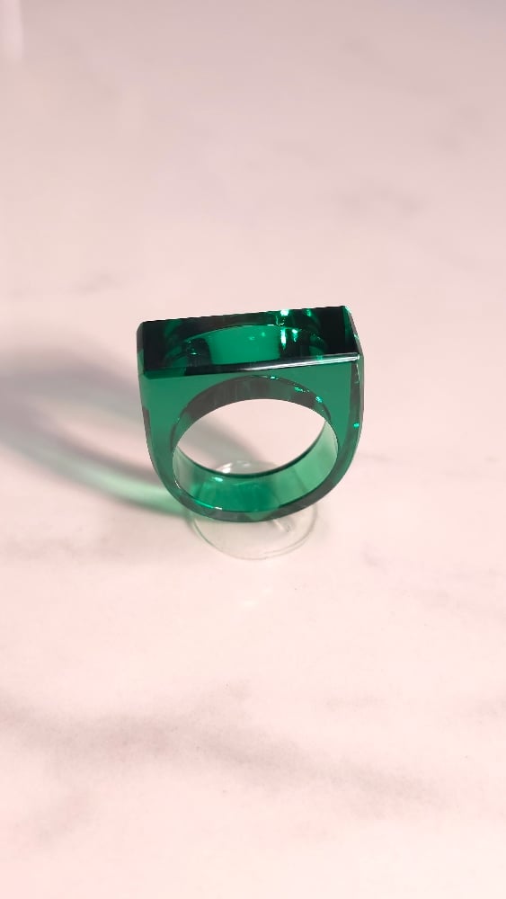 Image of Emerald Singet thick