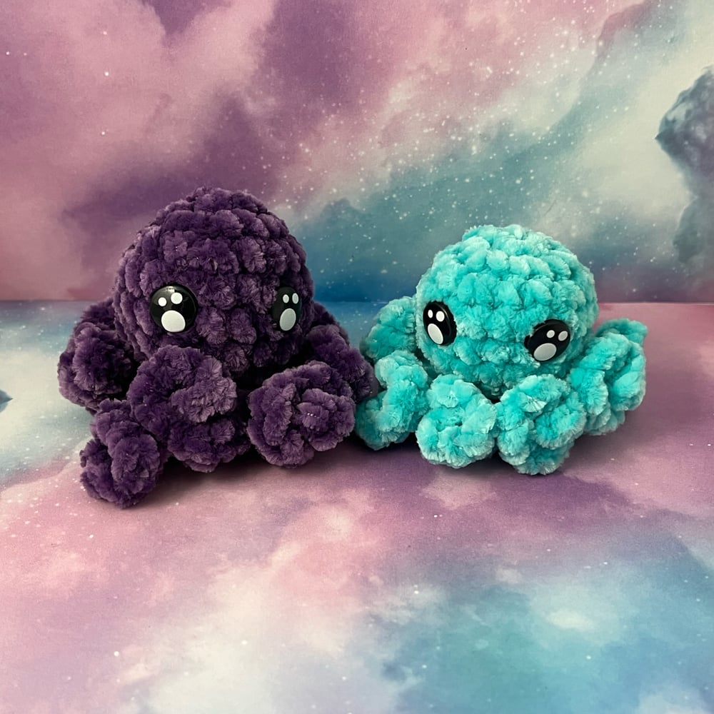Image of Crochet Palm Size Octopus Stuffie