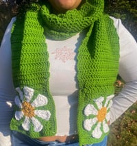 Image 2 of Green Daisy Scarf