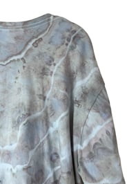 Image 7 of 3XL Crop Tee in Muted Sandstone Geode Ice Dye