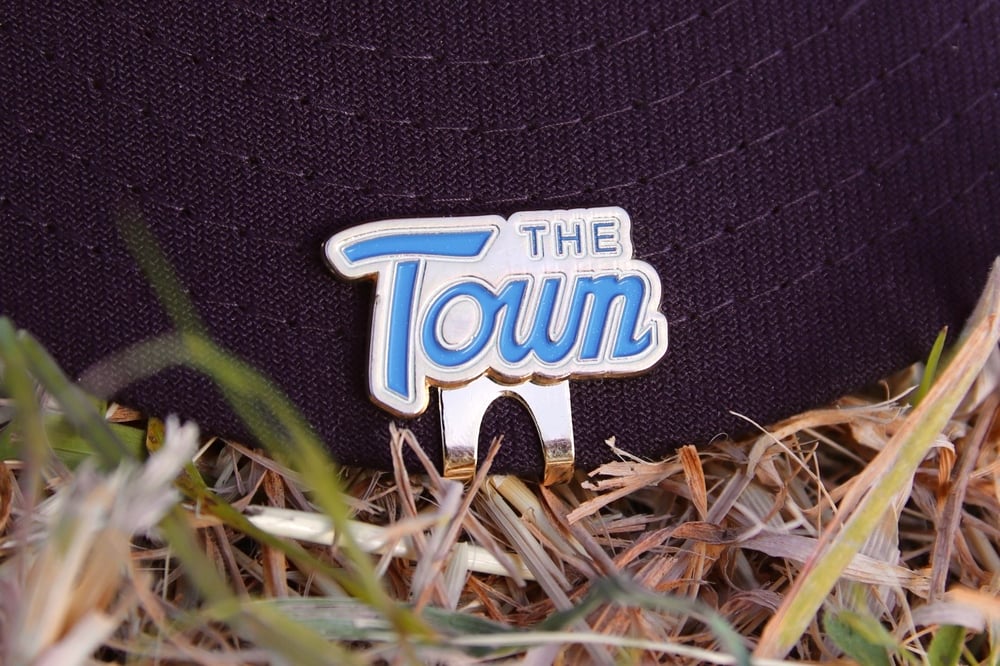 Image of Town Script Clip - Gold/Blue