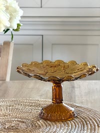 Image 3 of Coupe sur pied en verre ambré