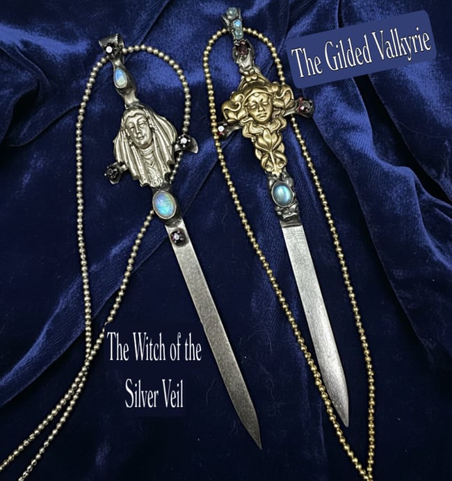 Avalon Long Sword Amulets 