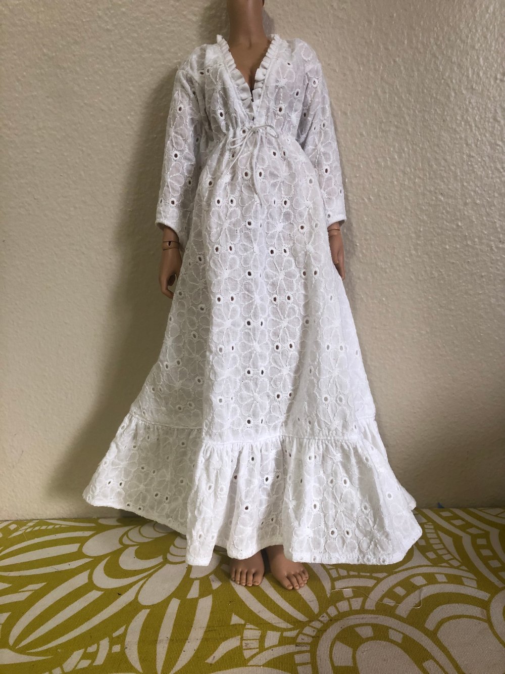 White Floral Maxi Dress: Minifee 