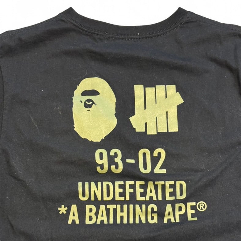 Image of 2000s A Bathing Ape Undefeated Graphic Tee (L)