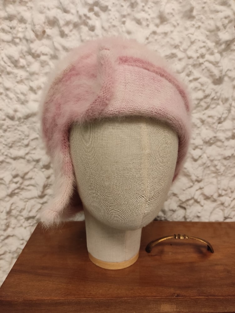 Image of Cuffia aviatore rosa in lana di angora