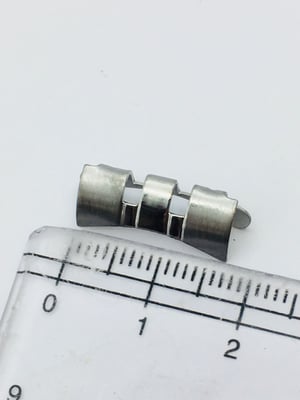 Image of STAINLESS STEEL GENTS WATCH STRAP,TUDOR,17mm,CURVE LUGS,NEW.(TU-5)