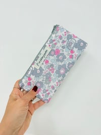 Image 1 of Pochette de transport LA SOLAIRE Liberty Betsy gris argent