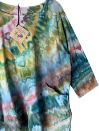 Image 6 of S 100% Cotton Forager Top in Earthy Agate Ice Dye