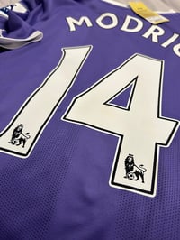Image 12 of NEW Tottenham Hotspur “MODRIĆ 14” 2011/12 Match Issued Away Shirt + patches (XL)