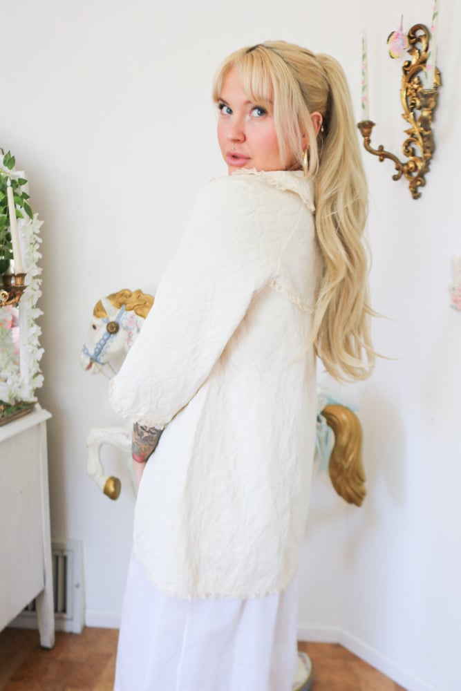 Image of 1950s D'signer by Formula Off White Quilted Bed Jacket (Medium)