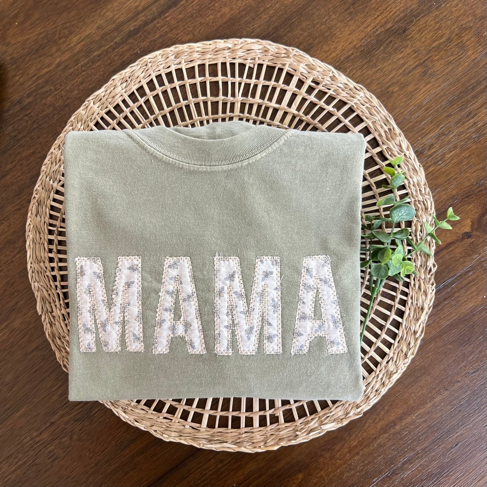 Image of Honey bee mama t-shirt