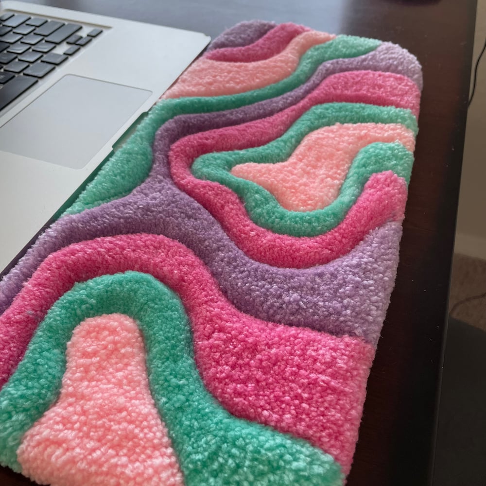 Fluffy GROOVY GIRLY keyboard 