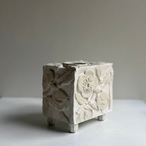 Image of Leathwood Box Vase (4232)