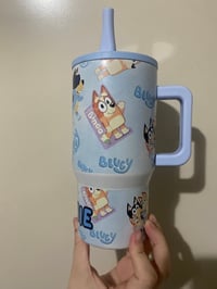 Image 2 of Bluey 20oz non spill tumbler with handle 