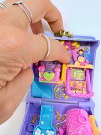 Image 14 of Ensemble bracelet et Polly Pocket Mini livre violet pays merveilleux rare