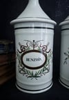 Très grand pot d’apothicaire, de la fin du XIXème siècle, porcelaine peinte: benzoin