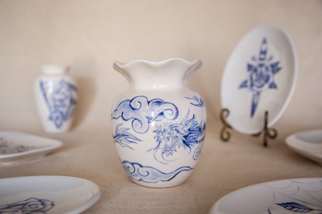 Dragon Vase “Chasing Tail”