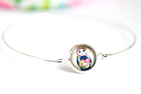 Image of Bracelet fin illustration Poupée russe matriochka, laiton argenté