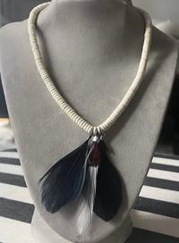 Image 1 of Collier Plume 