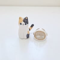 Image 3 of Calico cat with astronaut helmet ceramic figurine (helmet cover version)