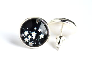 Image of Puce d'oreilles Fleurettes, noir et blanc intemporel