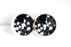 Image of Puce d'oreilles Fleurettes, noir et blanc intemporel