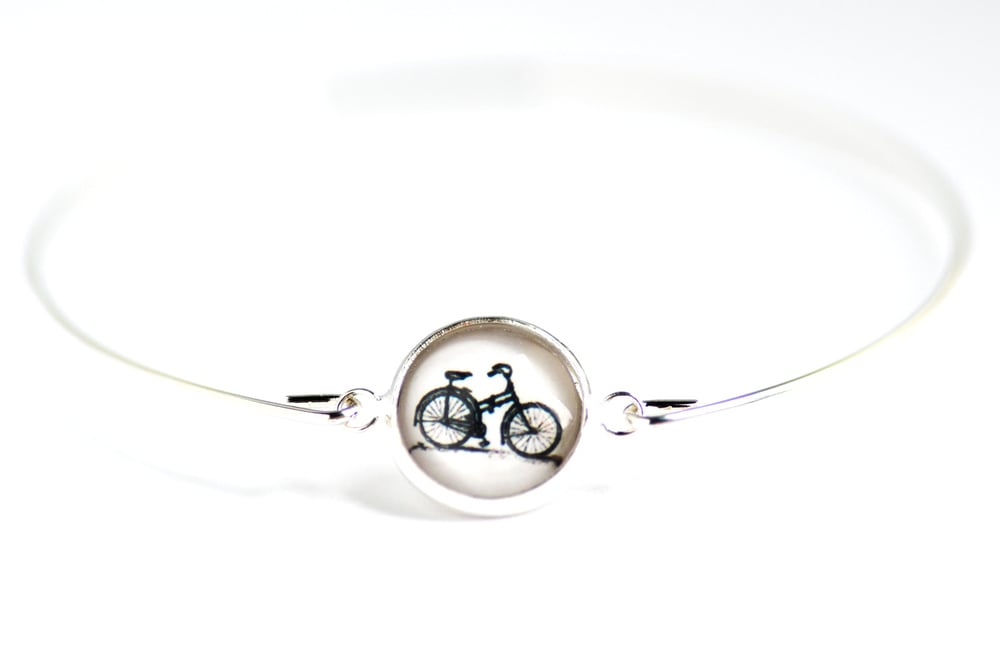 Image of Bracelet fin illustration bicyclette, laiton argenté
