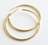 Image 1 of Classic Hammered Gold Hoops 18k