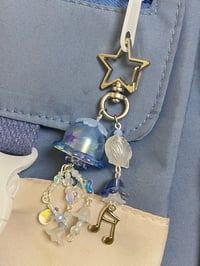 Image 4 of jellyfish keychain