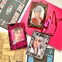 Image 2 of CRAZY FORM PHOTOCARD HOLDER