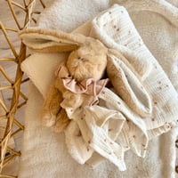 Image 4 of DOUDOU ET SON LANGE PETITE FLEUR TERRACOTA