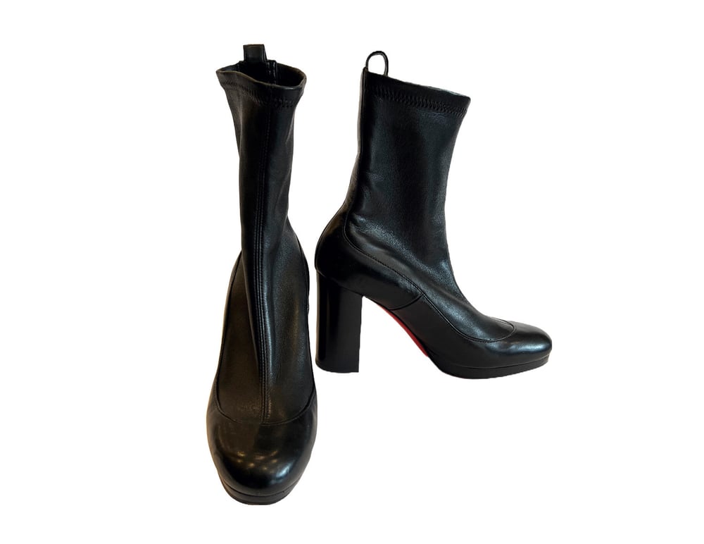 Image of Christian Louboutin Size 35 Boots 381-392
