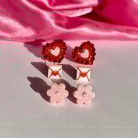 Lovable Arrangement Stud Set