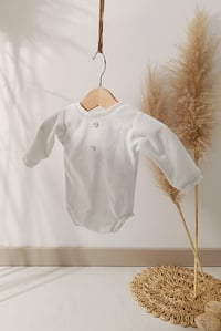 Image 2 of Photoshooting newborn boys bodysuit Robbie| white