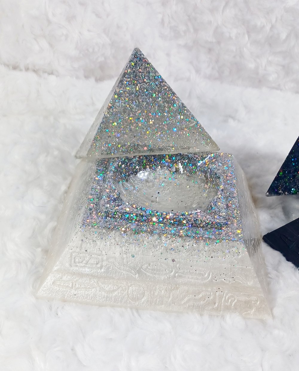 Image of Pyramid Ashtrays 