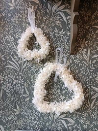 Image 1 of Couronne hortensia blanc et gypsophile blanc 