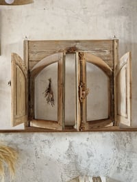 Image 2 of La fenêtre volet