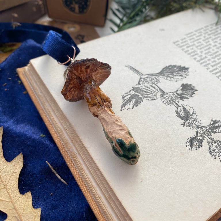 mushroom tree enchantment - walnut & green Image 4