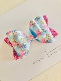 pink Elsa bow 