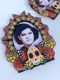 Image 1 of LOLA BUTTERFLY FRAME 