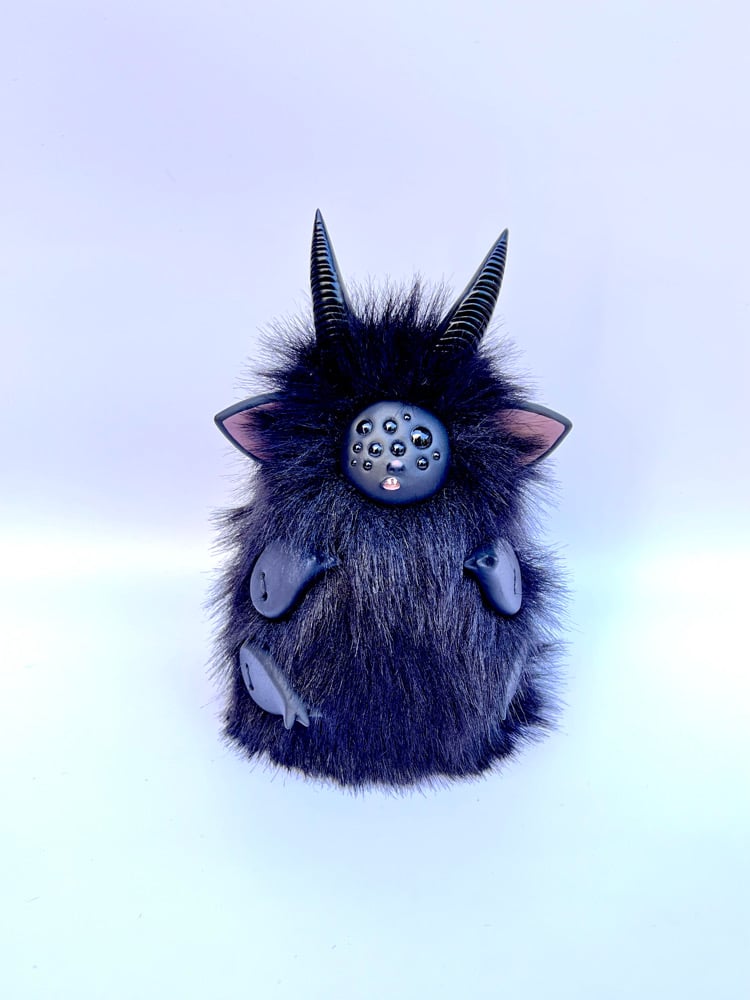 Multi Eyed Creature 