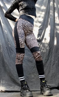 Image 1 of RAYA leggings, leopard 