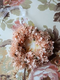 Image 1 of Couronne hortensia pêche gypsophile pêche et vert