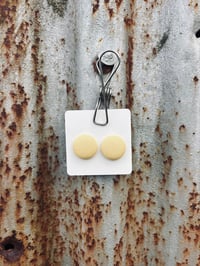15mm ~ Yellow Button Studs