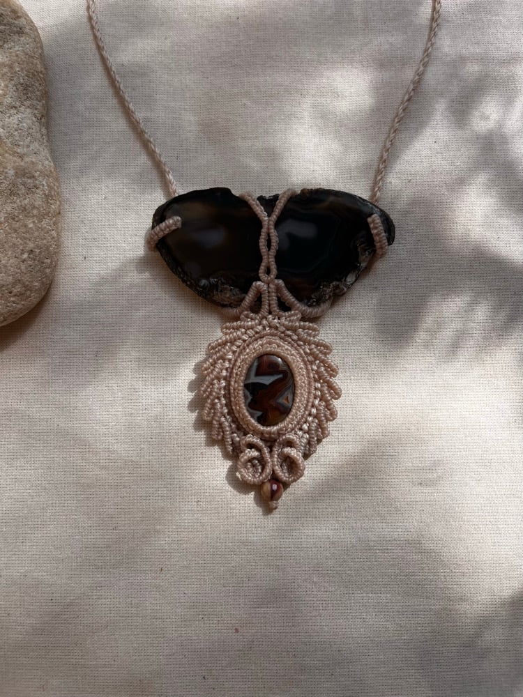 Image of Macrame necklace with agate stone