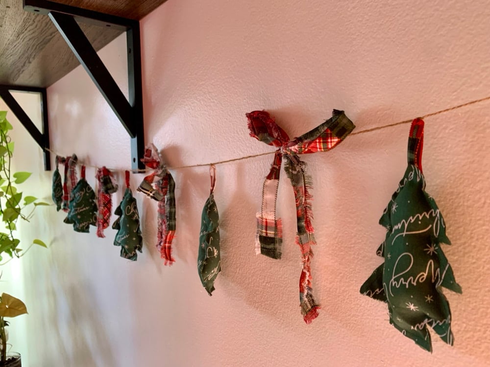 Image of Rustic Christmas Tree Garland